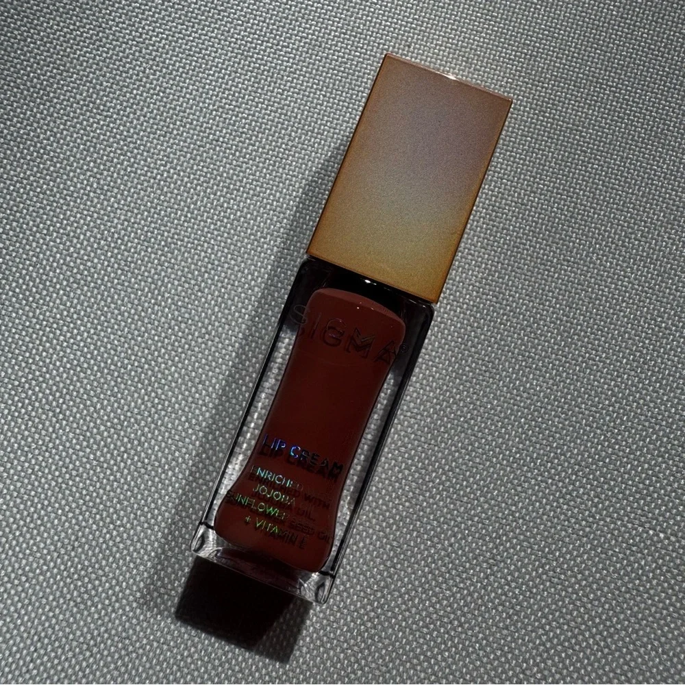 NWT Sigma Beauty Lip Cream - Dusty Rose